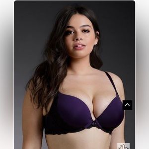 🆕💜Torrid- Sexy Purple and Black Smooth Push-Up Plunge Bra